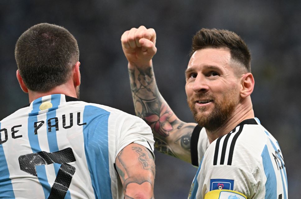 Lionel Messi chính thức trở thành huyền thoại của bóng đá đương đại