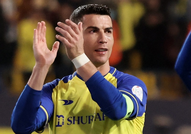 Ronaldo là tuyển thủ thứ 4 có 500 bàn thắn