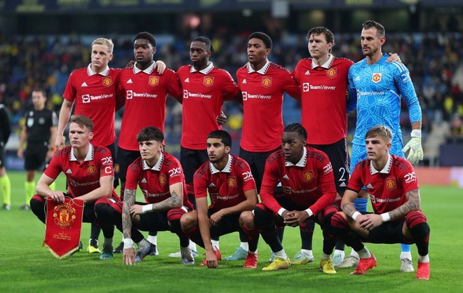 Man Utd vươn lên xuất sắc đứng nhì bảng
